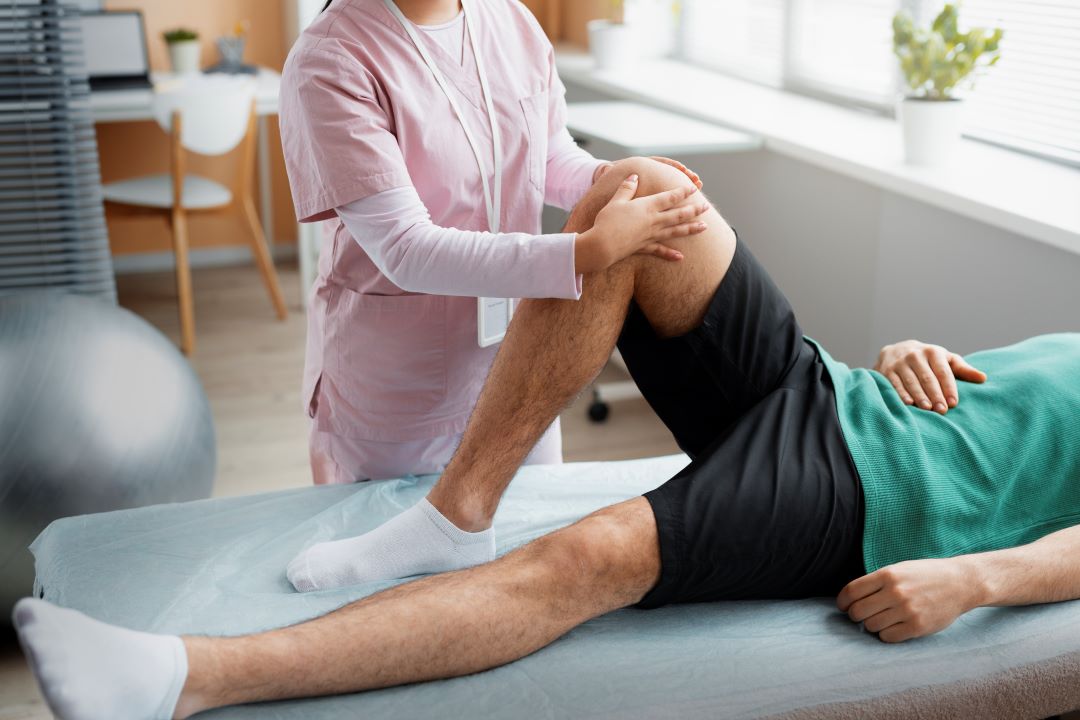 knee joint injury treatment